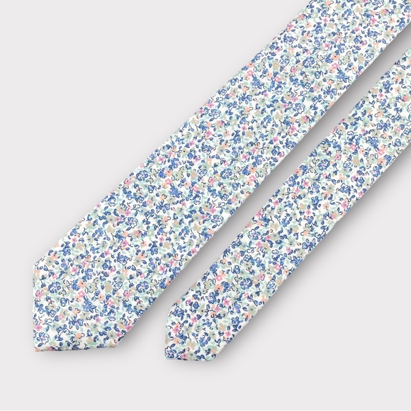 Robert Dragonfly Ditsy Floral Best of Class Necktie main image 1